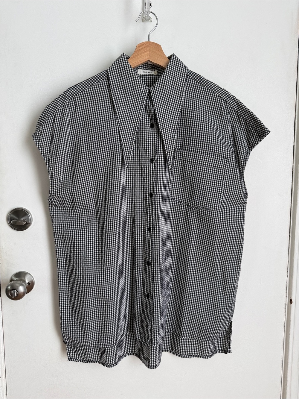 Mod Ref Black & White Gingham Short-Sleeve Button-Up with Exaggerated Lapels